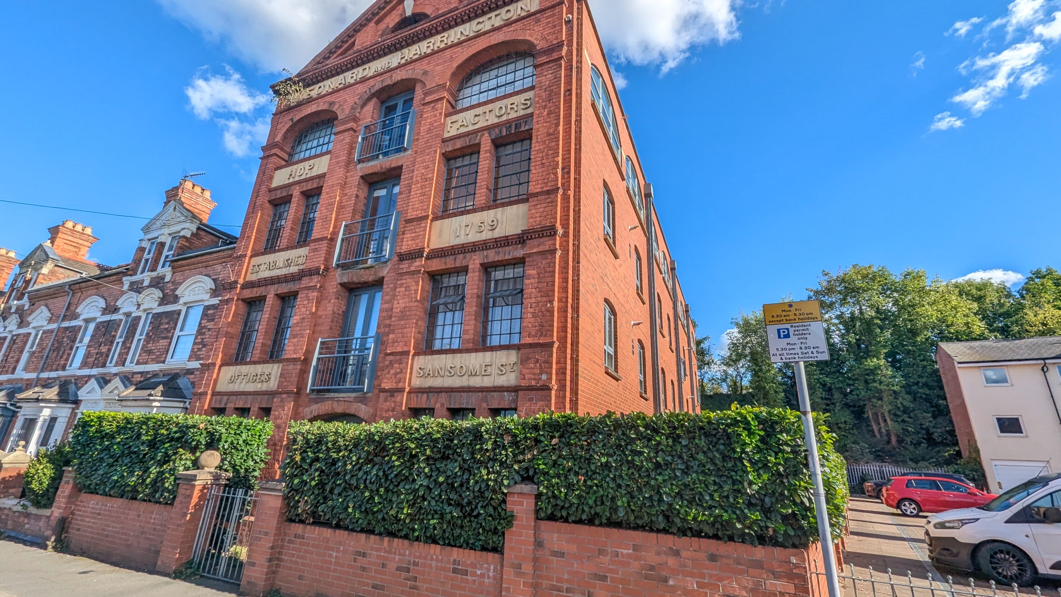 Middle Street, The Hop House, WR1